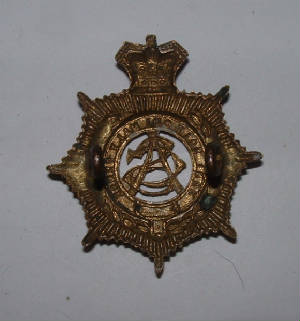 ARMYSERVICECORPSPRE901CAPBADGE2.JPG