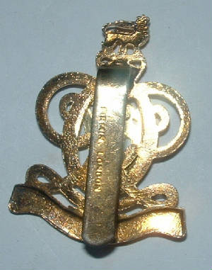 QUEENSROYALHUSSARSCAPBADGE2.JPG