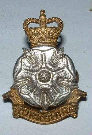 YORKSHIREBDEOFFICERSSILGILTCAPBADGE1JPG.JPG